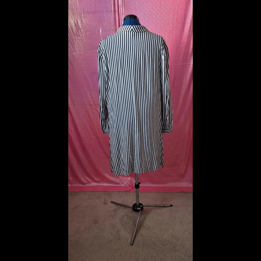 Black and White Striped Long Shirt - Picture 5 of 14